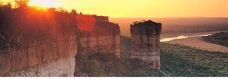 Gonarezhou Chilojo Cliffs - Zimbabwe Tourism Authority 01